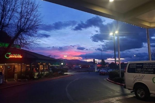 Rogue Regency Inn and Suites (Medford)